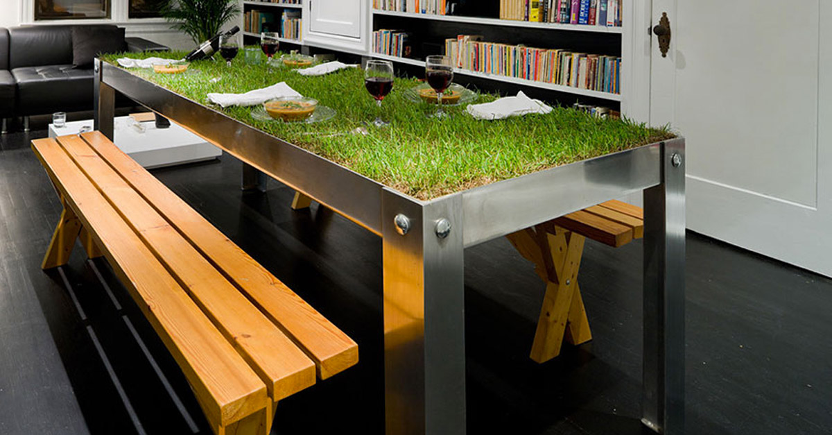 Picnicy Grass Table