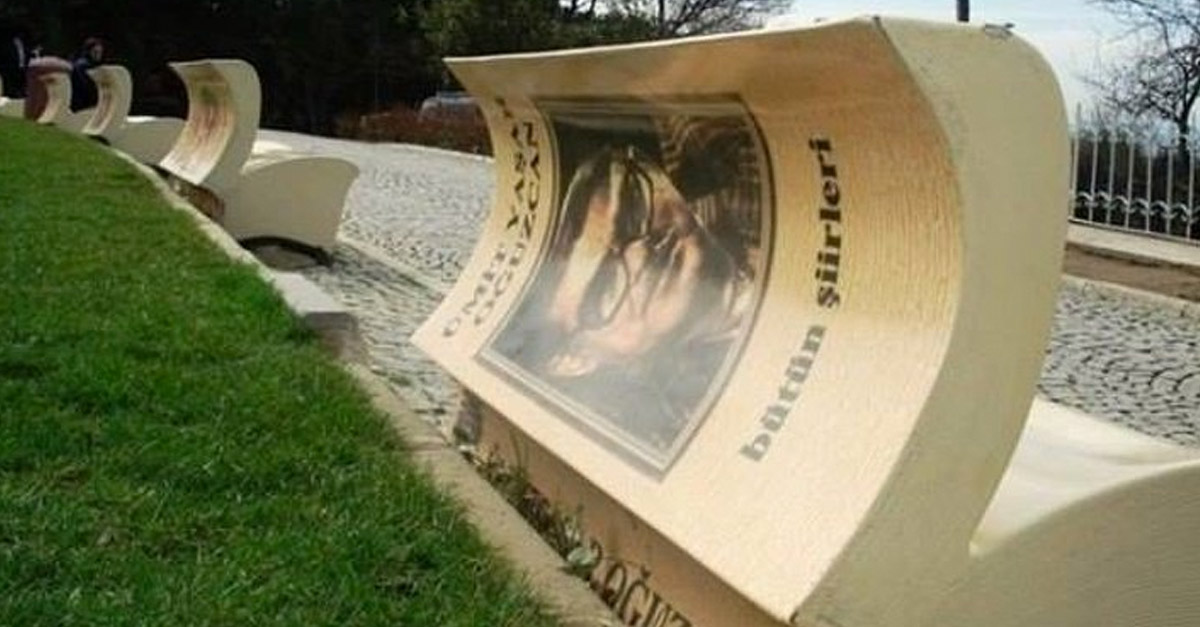Book Bench