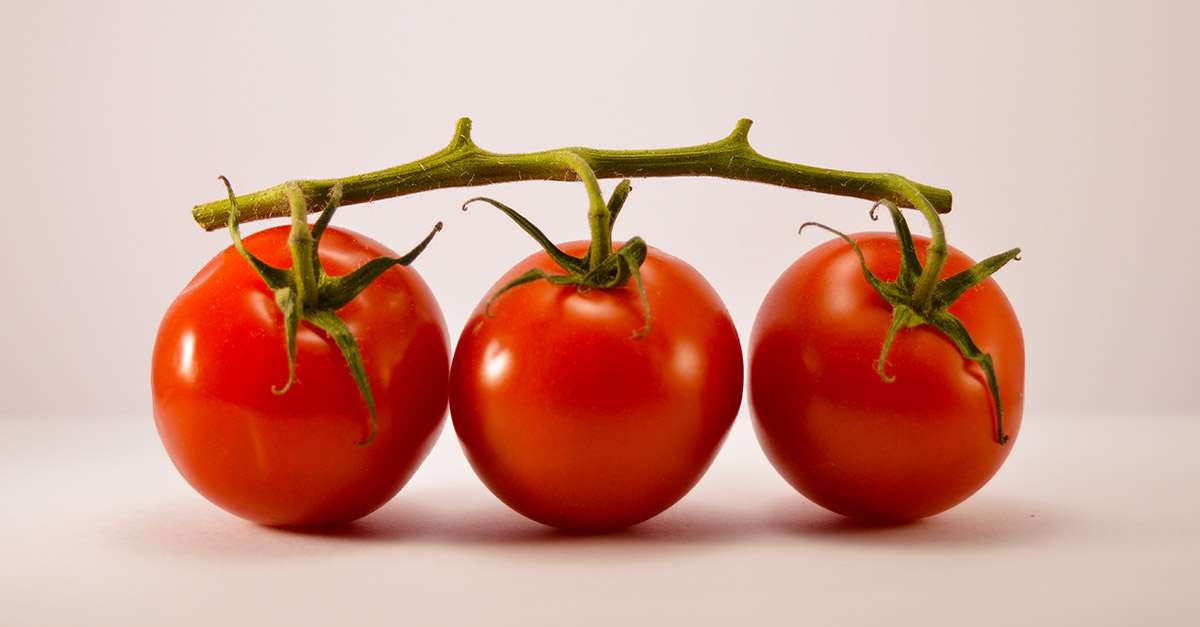 R Amazing Fruits - Tomatoes