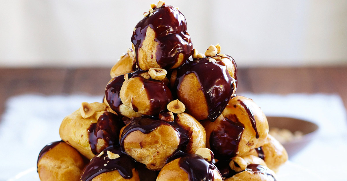 Profiteroles - Desserts R Amazing!