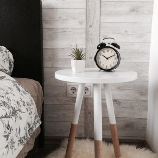 Bedroom Dilemmas R Amazing! - Alarm Clock