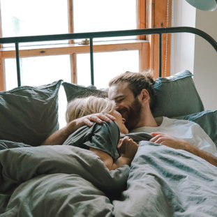 Bedroom Dilemmas R Amazing! - Eating