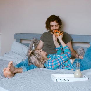 Bedroom Dilemmas R Amazing! - Eating