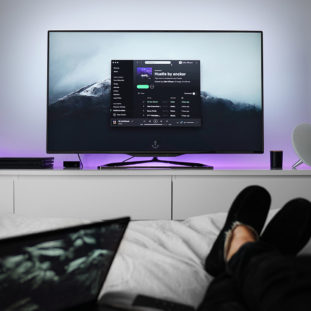 Bedroom Dilemmas R Amazing! - TV