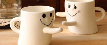 Mugs R Amazing! - Hugging