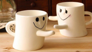 Mugs R Amazing! - Hugging