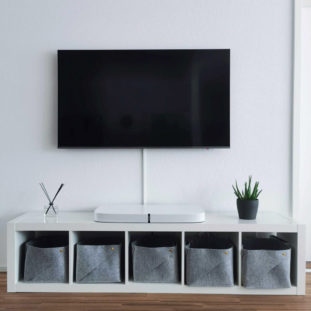 Living Room Dilemmas R Amazing! - TV on a stand vs TV on the wall