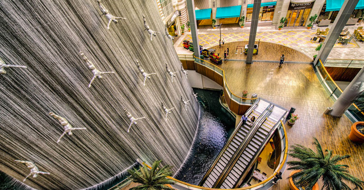 Fountains Ra Amazing! - Divers Fountain in Dubai, UAE