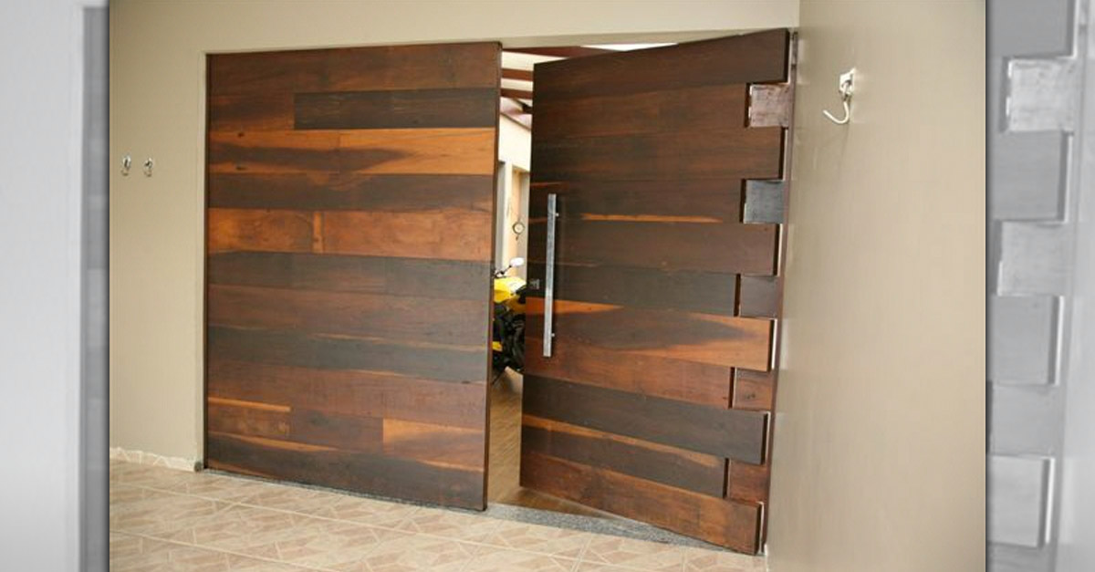 Amazing Doors - Boxtailed Hinged Door