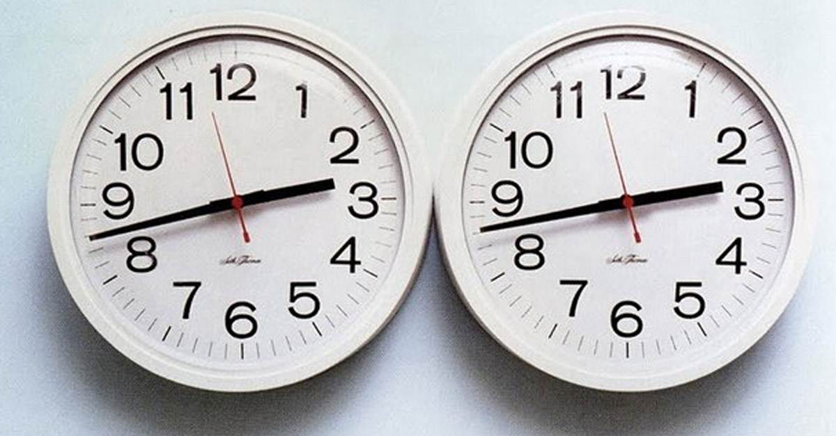 Felix Gonzalez-Torres' Untitled (Perfect-Lovers) - Amazing Conceptual Artist